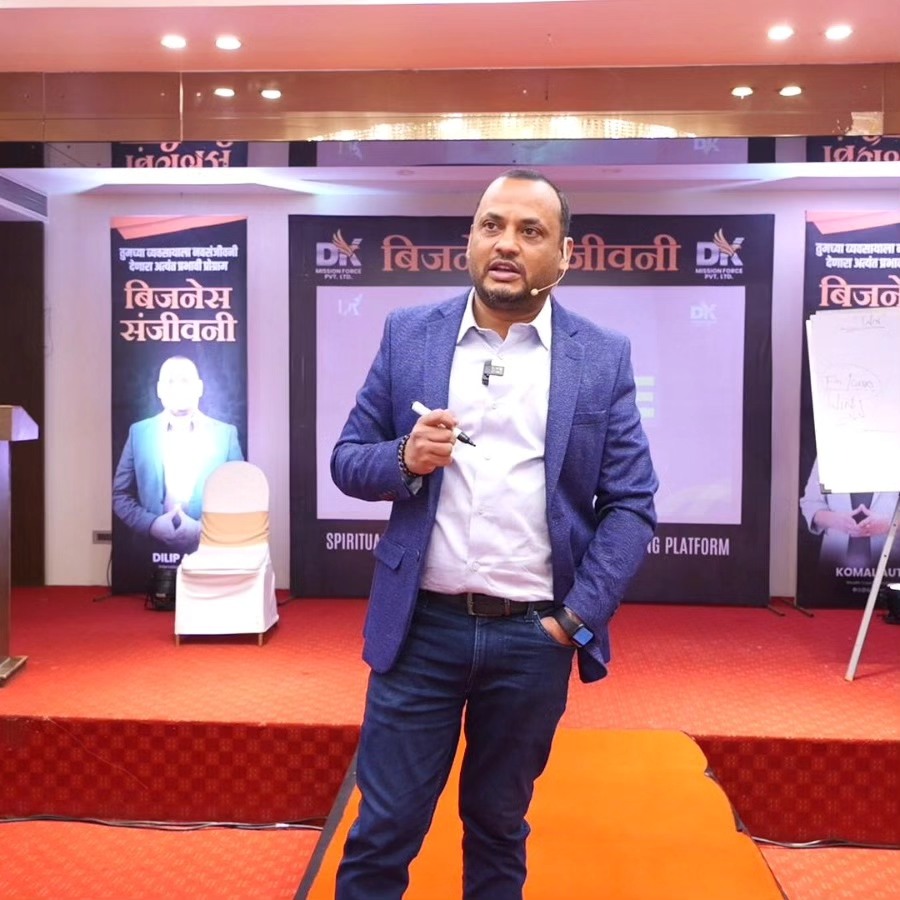 DilipAutisWorld's tweet photo. Day 2: Breakthroughs with International Business Strategist Dilip Auti! it was all about unlocking the power of team development, shaping a positive office culture, conquering fears, finding purpose and so much more. 
#BusinessBreakthrough #TeamDevelopment #OfficeCulture https://t.co/81ineIlQPk