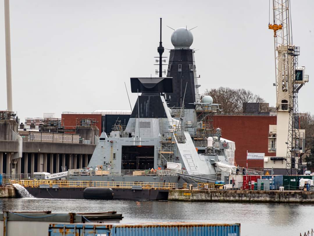 HMS Dauntless undergoing maintenance @HMSDauntless @NavyLookout @WarshipCam @WarshipsIFR @warshipworld