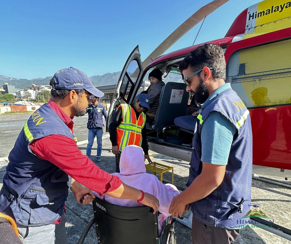 Guiding travelers to their spiritual journey ✨🚁

Captured : Our #HimalayanHeroes assisting flyers during the sacred Chardham Yatra 2023 🙏 #Throwback

To book your Chardham Heli-Tour for Sep-Oct 2024., reach out to our team today @ +91 7969014440. #FlyHimalayanHeli