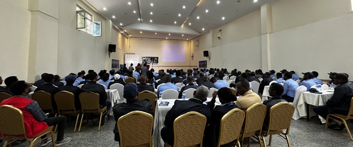 The application of international policing standards serves to protect the fundamental rights of people in the aftermath of war. @ICRC, Ethiopian Police University & #Tigray regional police organized a 5-day training on good police practices for 114 regional police commanders.