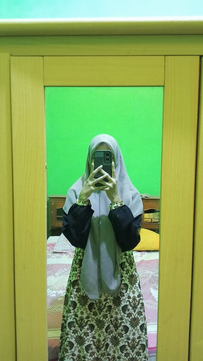 LanaSybil's tweet photo. Demi sunyi dan gulita nya malam, 
Aku bersaksi, bahwa tidaklah diciptakan rindu dan cinta melainkan untuk beribadah kepada Sang Ilahi ; doa
Sebagaimana cinta dan rinduku yang bersemayam padamu, 
Adalah bentuk ibadahku yang tiada pernah usai. https://t.co/KwIuXINYyU