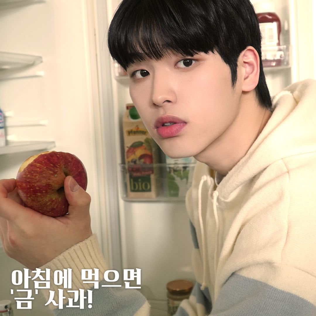 earmacy's tweet photo. 얼굴왤케뽀용뽀용함 https://t.co/YqBE3i7sFT