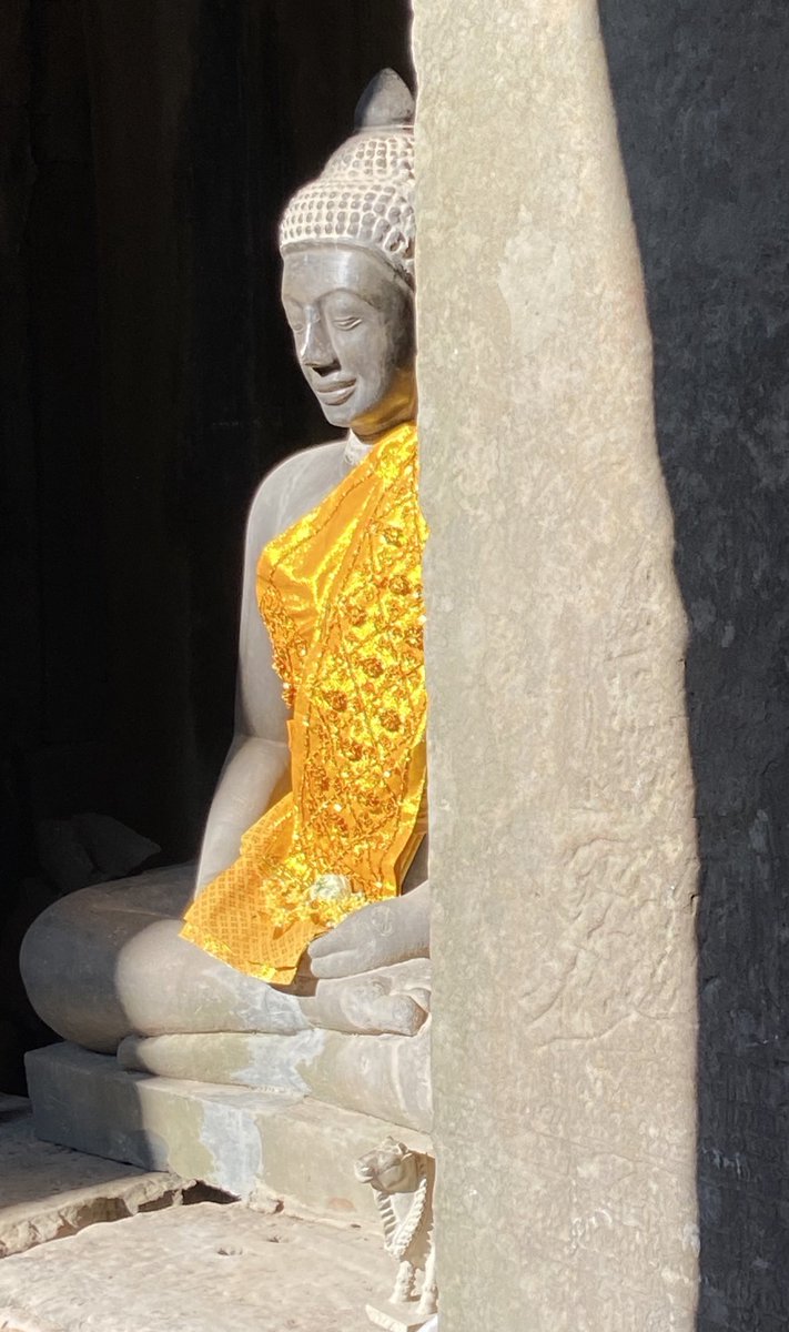 Sunning Budadha!     Nokor Thum, (Angkor Wat), Siem Reap, Cambodia