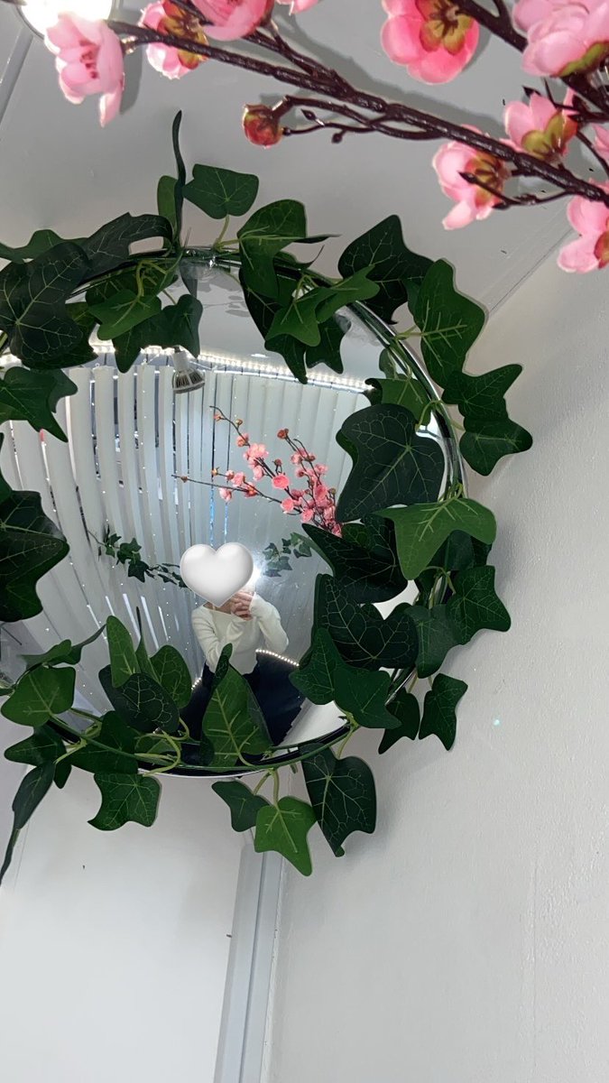 수일이랑 우빈이 생일 축하하러 쿠로미˗ˋˏ 와 ˎˊ˗ 함께했어욤💜 카페가 완전 농협은행🤭 우빈이 생일축하하고 수일이도 생일축하했습니당 준비하느라 고생한 친규들 짱수많🤍
#화창한_너의_봄빛