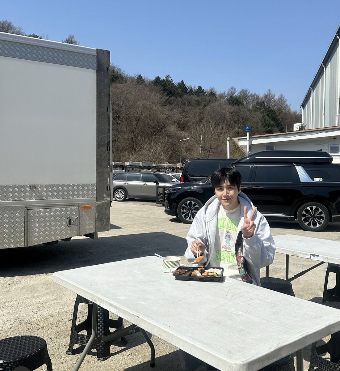 seonhocorndog's tweet photo. REAL TIME SEONHO!!!
KIMSDA SAID IT’S A NEW BRAND FILMING😭😭😭😭😭 ARGHHHHH😭😭😭😭😭 https://t.co/tZnsD78Zvz