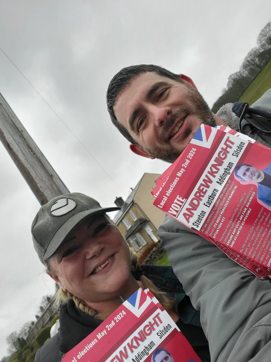 Miserable weather but good company with Cllr Julie Lintern - Steeton and Eastburn completely leafleted now!