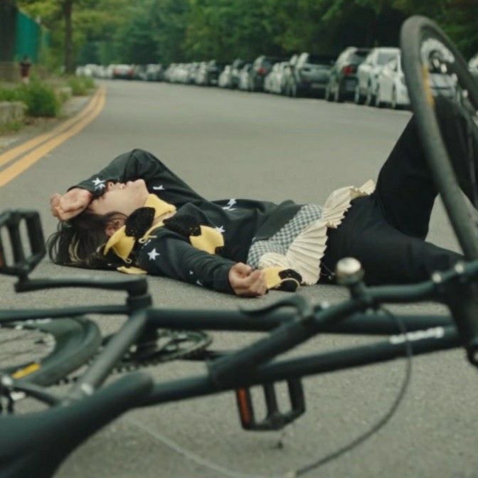 producerbeom's tweet photo. Wait… that means there’s no one to heal his pain… 🥲 https://t.co/n5NNPnMulW