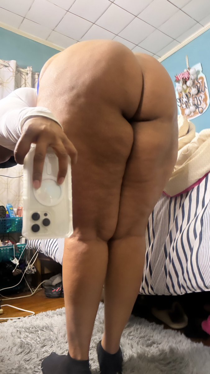 StormiiFancy's tweet photo. You can tell by my size that is pussy is fye, ass sitting heavy have you rollin ya eyes… #sellingcontent #buyingcontent #onlyfans #soleslovers https://t.co/L5bfJmb60C