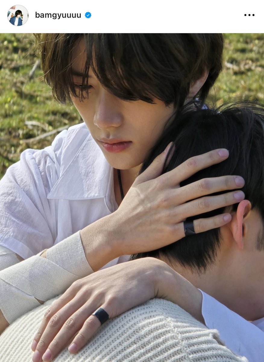 yxbxx's tweet photo. 나 진짜 토할거같음 너무좋아서 https://t.co/EQoYglBOtZ