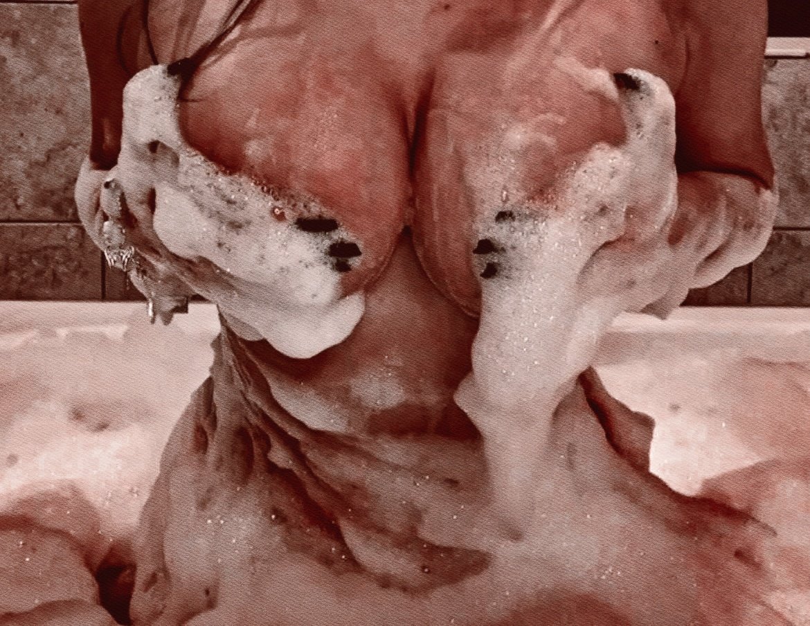 ㅤㅤ  
  
ㅤㅤ𓂃  ۫  .  ✭ ↝  : :  ℬubble bath time.

ㅤㅤㅤ