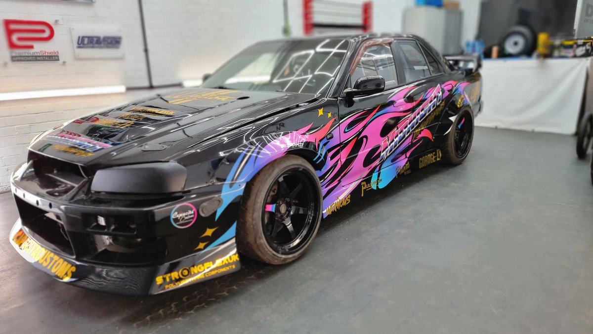 Busy busy here at infamous, fresh look for Lee barker with his bonkers wide body r34 4door.