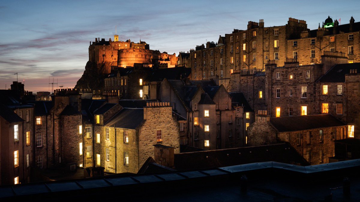 Last nights twilight from the rooftops of #Edinburgh on this Easter Sunday. Happy Easter! @VisitScotland @edinburghcastle