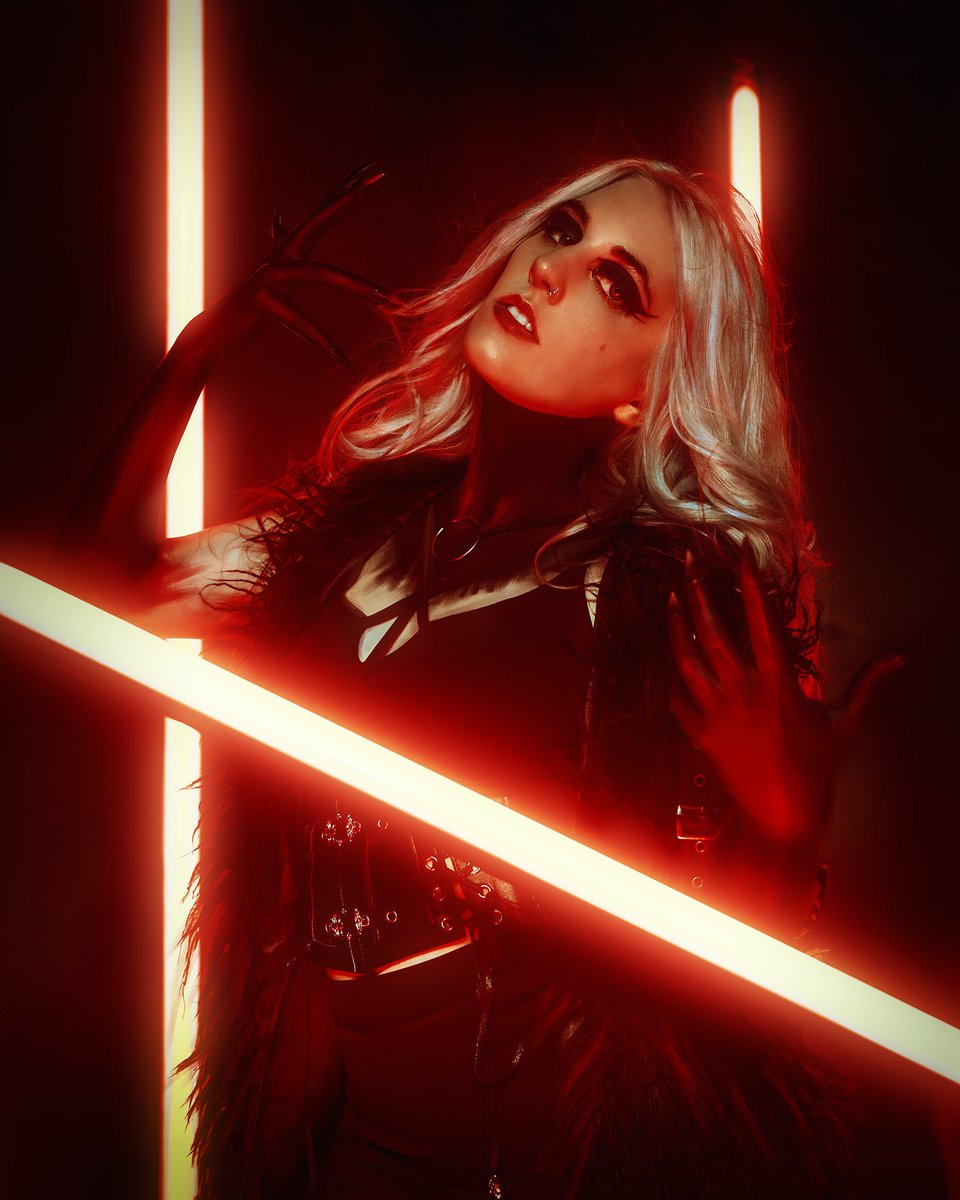 Se acabó la semana santa aunque algunos aún tenéis otro día de fiesta. Nosotros te animamos este lunes con entrevista a @clauviollete de <a href="/astrayvalley/">𝐀𝐒𝐓𝐑𝐀𝐘 𝐕𝐀𝐋𝐋𝐄𝐘</a> (fotos <a href="/Nat_Enemede/">Nat Enemede Photo</a> ) A partir de las 23h.en <a href="/radio3_rne/">Radio 3</a> vuela con el Fénix buscando el sol de medianoche!