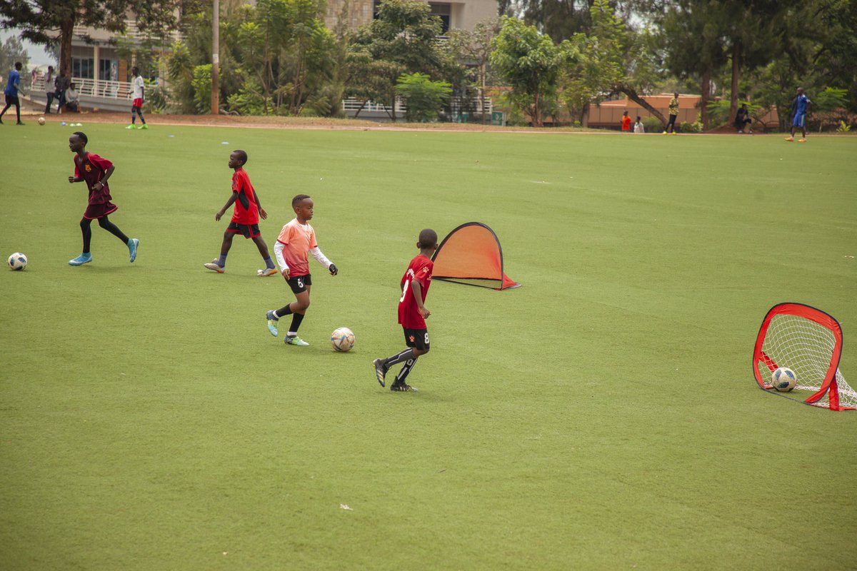 🔥 Kick off your adventure at Umuri Academy's Camp with Coach @jimbomulisa ! ⚽️ It's happening right now – come join the fun and elevate your game to new heights. Don't wait, register now! forms.gle/DFD3R719mkr3bR… #UmuriCamp #UmuriAcademy