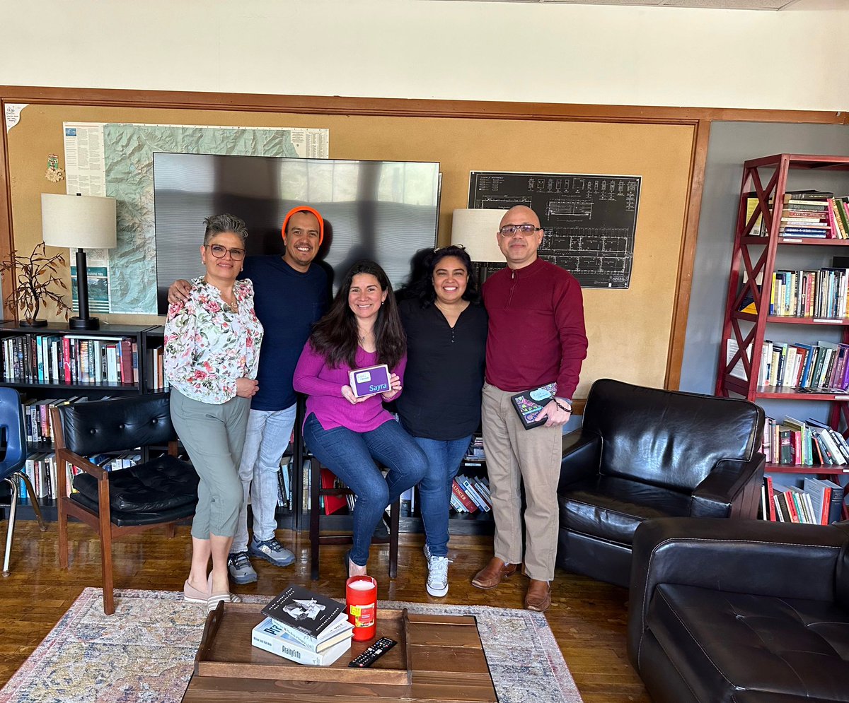 Seattle Escribe tweet media