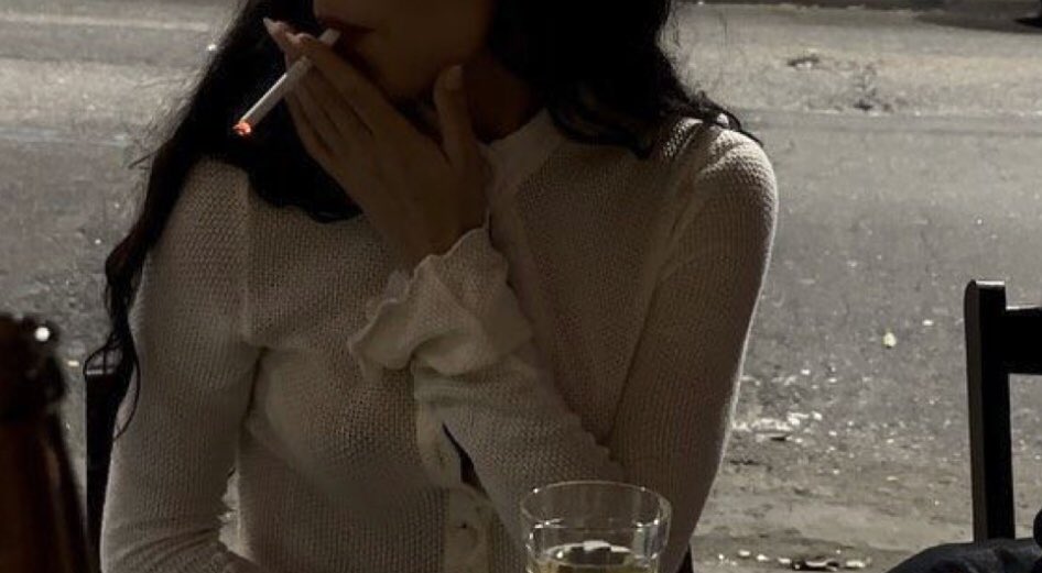 aIIthingsend's tweet image. ⠀⠀⠀
     i need my golden crown of sorrow,   my
     bloody sword to swing. my empty halls
     to   echo   with   grand   self-mythology. 
⠀⠀⠀