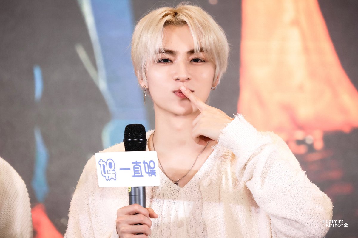 𝟮𝟯𝟬𝟰𝟬𝟭

＃肖俊  #XIAOJUN  #샤오쥔 
 #シャオジュン #WayV