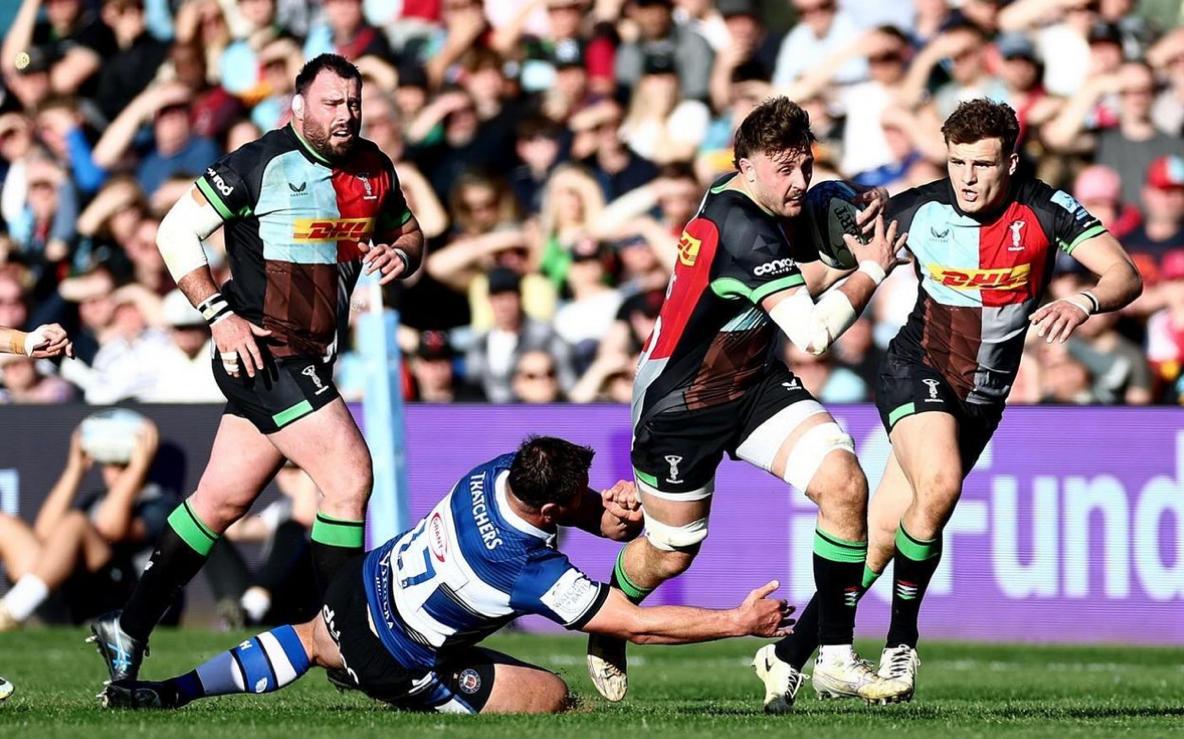 Great picture from Harlequins' win over Bath on Saturday showing Will Trenholm (North 2020) on the attach with Will Collier (East 2009) and Oscar Beard (North 2020) in support @CranleighschRU