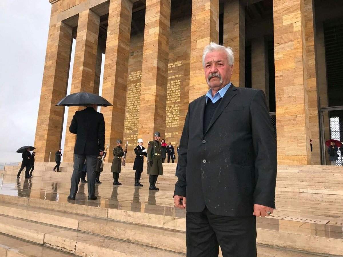 Aşiret büyüğümüzün bir saldırı sonucu şehit edilmesi,PKK terör örgütünün alçak ve namertçe eylemidir. Ne korkup ne de geri adım atacağız. İnandığımız davamızın birer neferi olarak kalacağız. Tüm ilgili mercilere çağrımız, Hüseyin Alluş Bayatlı’nın olayına sessiz kalmamalarıdır.