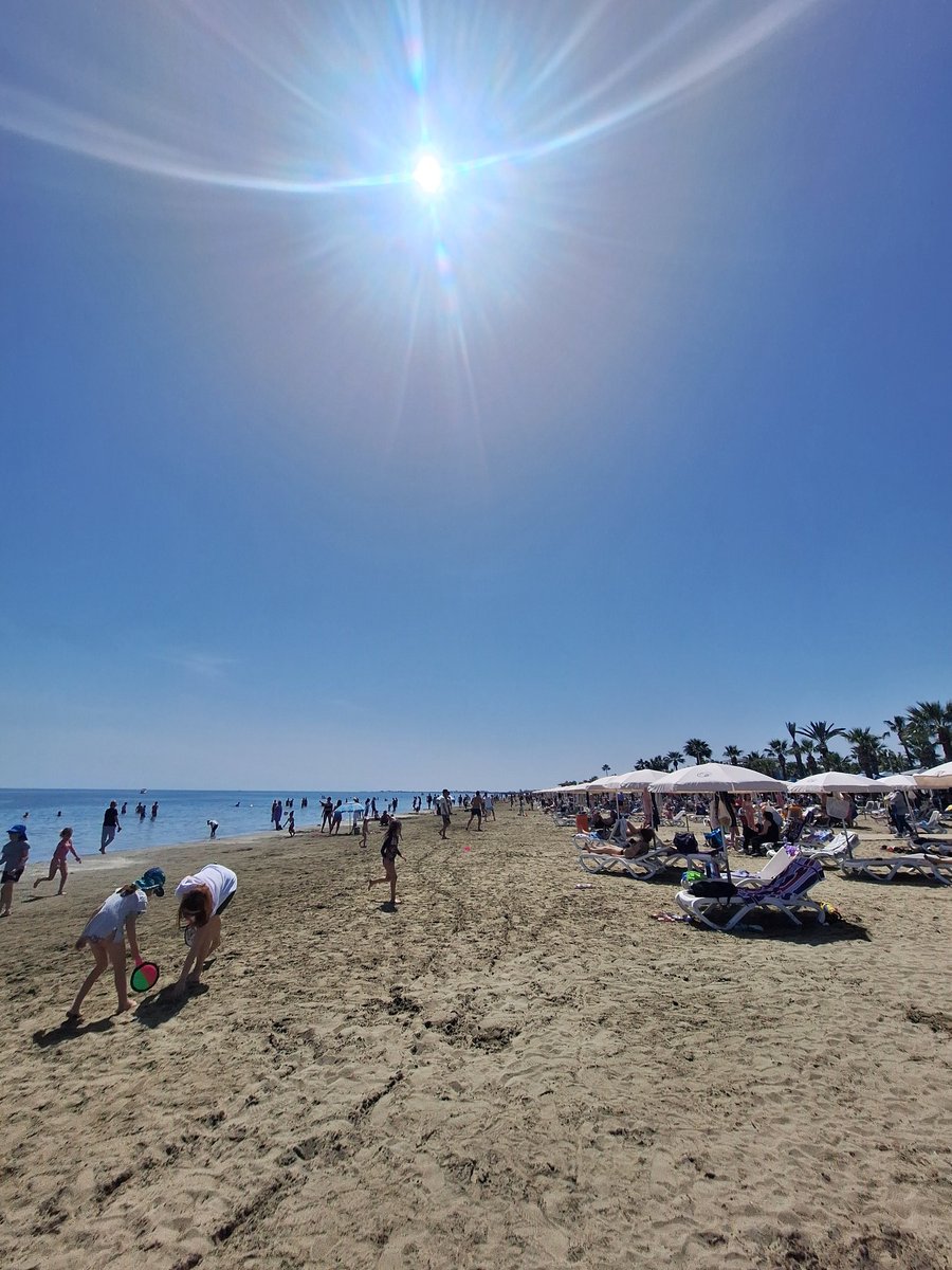 Happening now at Mackenzie beach, #Larnaca! 🏖🌞 Feels like summer is already here! 🇨🇾🥵