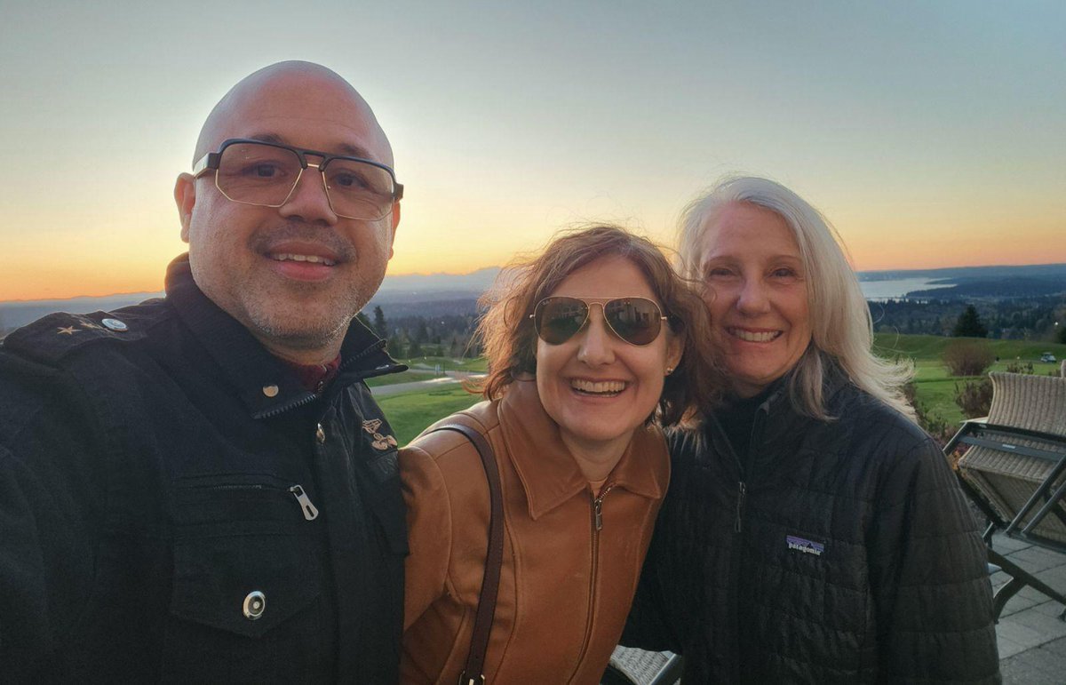 Seattle Escribe tweet media