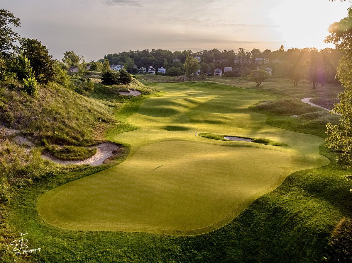 Evan_Schiller's tweet photo. With approximately 850 golf courses, Michigan ranks 5th in the US in total number of courses...among those there are some gems that might not hit people's radar.  One of those just might be @HarborShores.   
#golfcoursephotos  #golfcoursephotography https://t.co/n92chcbgjY