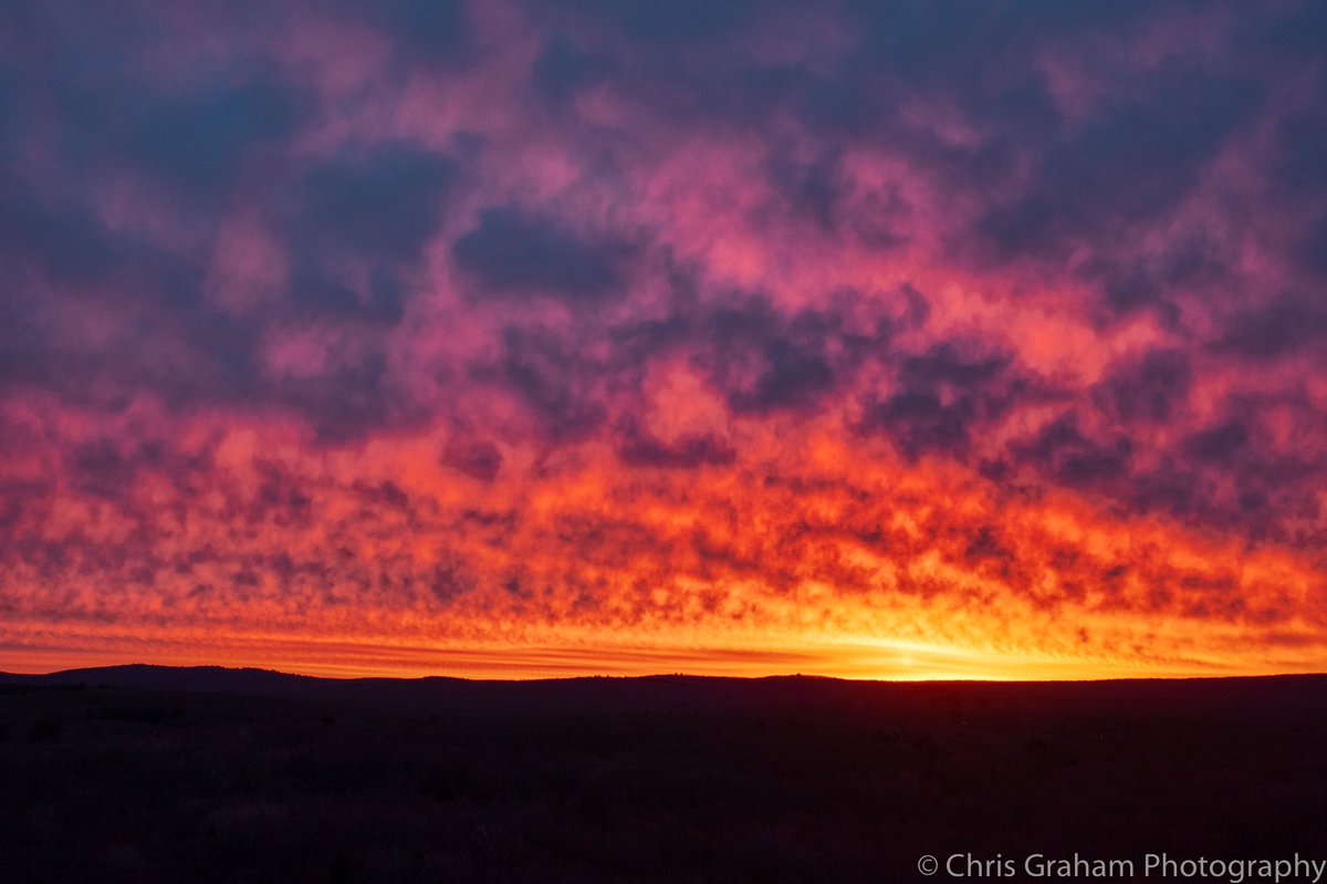 April Fool’s #sunrise. Red sky in morning, prepare for another weeks worth of rain. @Eweather13 @RachPiscitelli @JimCantore