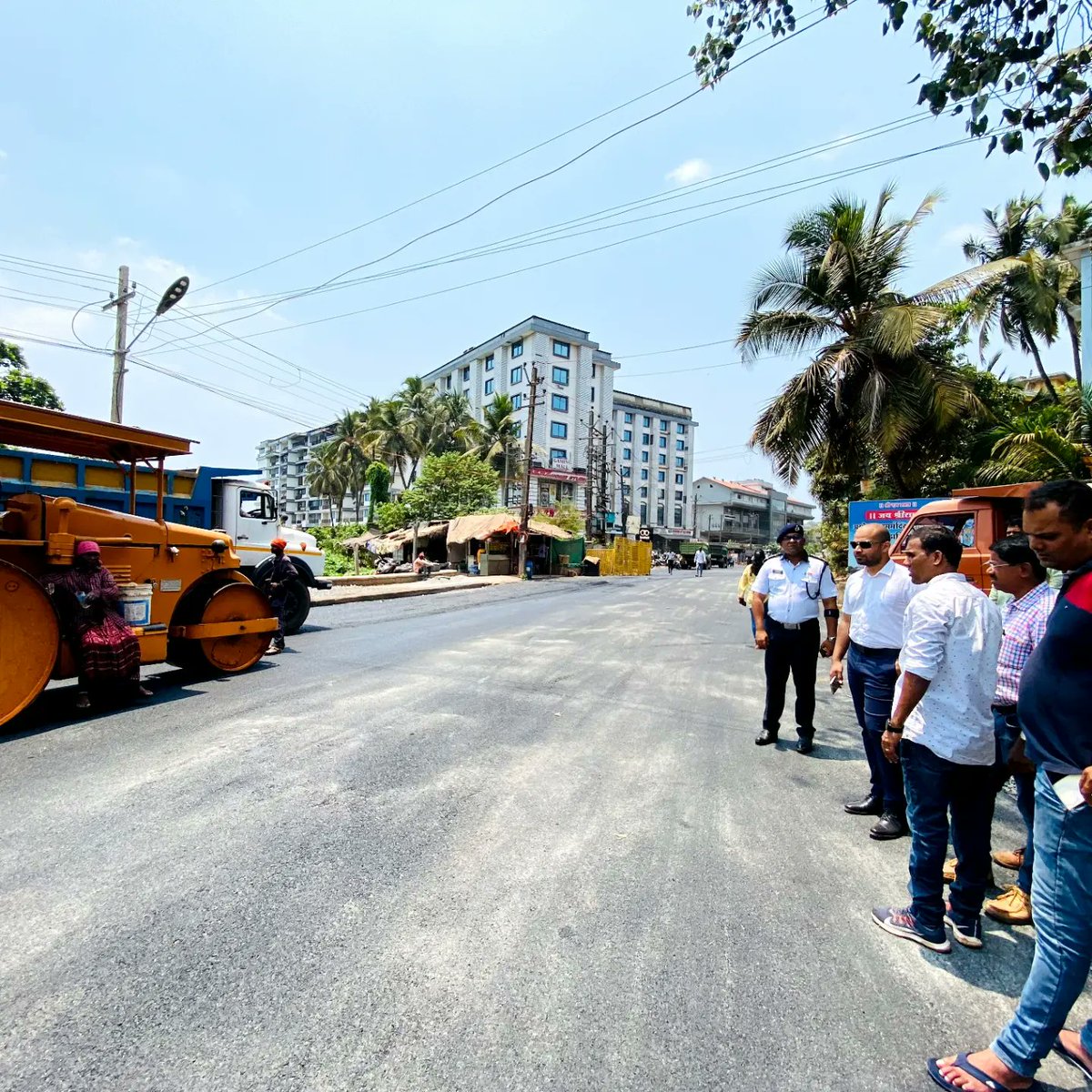 Inspected the ongoing road work widening and resurfacing works of the bypass road from Khorlim Xim to #Canca and various roads in Ward no. 18.

#Roads #JoshuaDeSouza #StrongerMapusa #Mapusa