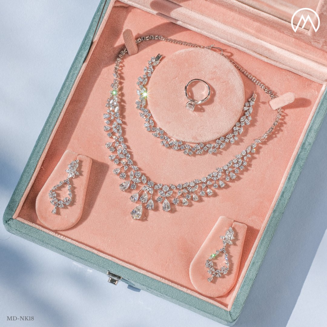 MaioraDiamonds's tweet image. Elegance draped in shimmering splendor. 💎✨ Adorn your neckline with timeless beauty.

🌐 Website : maioradiamonds.in

#diamondnecklaces #necklaces #diamondnecklaceset #rings #earrings #bracelet #set #jewelleryset #explore #feed