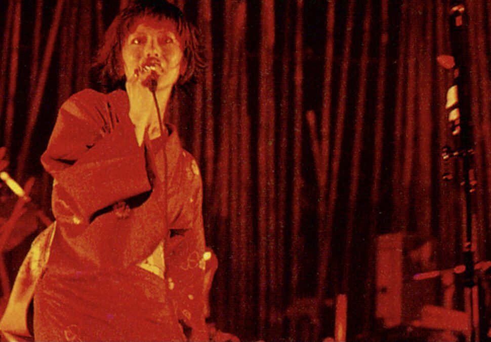 飯塚市嘉穂劇場で行われた｢椎名林檎 (稀)実演キューシュー 座禅