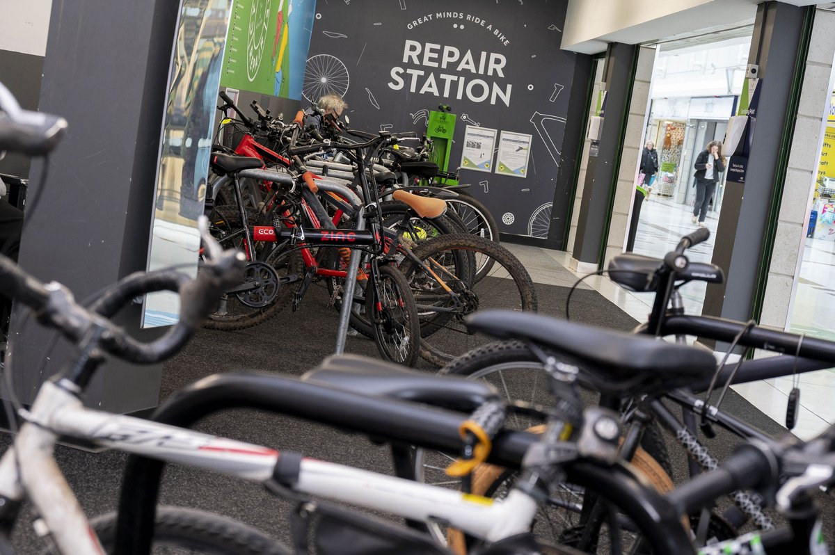 Cycle. Store. Repair.🚲🔧 If you’re heading into town this weekend, don’t forget you can securely park your bike at Crowngate whilst you shop 😀 Find out more here: crowngate-worcester.co.uk/cycle-storage/