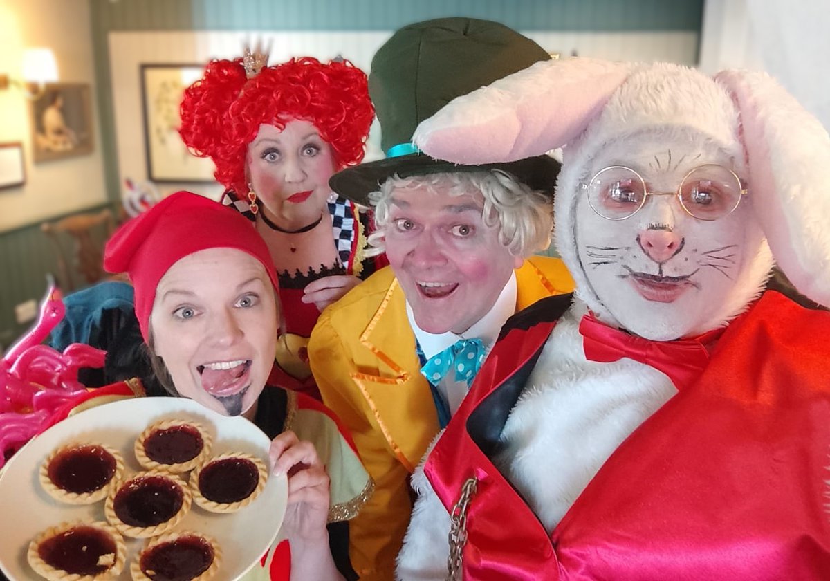 Alternate Shadows had a great time celebrating an Un-Birthday for The Mad Hatters Tea Party at The Three Crutches, Old Watling Street, Rochester. Flamingo Hoopla, Croquet, Easter Egg Hunt, Riddles and Tea!