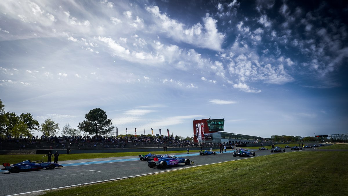 🥇 Coupes de Pâques : Formule 4, course 3 victoire de Jules Caranta (15 ans). Le Varois a réalisé un parcours sans faute. circuit-nogaro.com/blog/2024/04/0…