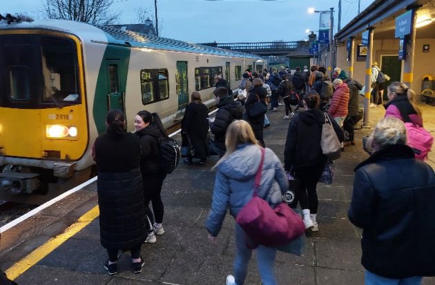 Today’s @IrishTimes lays down the challenge. Unless #carbon from transport is reduced by 50% in 2030 Ireland will face fines of circa €3.5 bn. Expand the reach and #capacity of the rail network. #congestion #rail #irishtimes #emissions #westernrailcorridor #galway #mayo #sligo