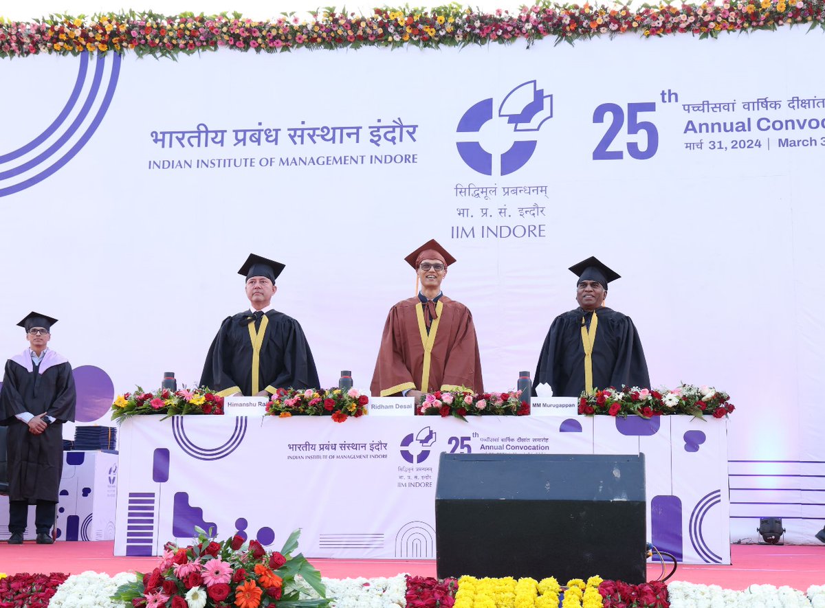 askhimanshurai's tweet photo. Such a joyous moment seeing all 802 of my incredible students from seven flagship programmes at @IIM_I receiving their well-deserved degrees during our #25thConvocation! Having our esteemed Chairman of the BoG, Shri @MM_Murugappan, and Chief Guest, Mr. Ridham Desai @rndx1, Managing Director of @MorganStanley India Pvt. Ltd., with us was truly a delight. Their insights were not just enlightening but incredibly inspiring! (1/2)
#IIMIndore #Convocation @PMOIndia @EduMinOfIndia @EFMDNews @AACSB @Assoc_of_MBAs