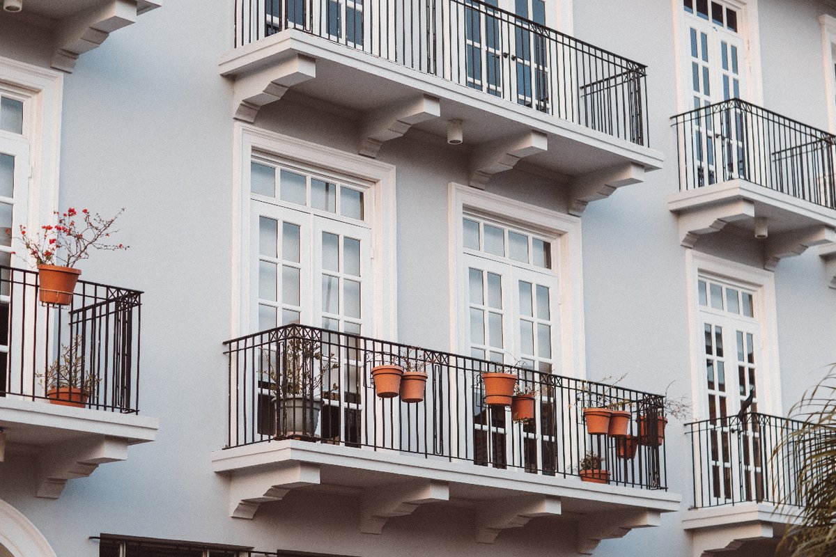 acheyward's tweet photo. The right property manager can be a game-changer for your multifamily investment. Look for experience, strong communication skills, and a good track record. After all, they're the caretakers of your investment. 🏢🔑 

#PropertyManagement #InvestorLife https://t.co/55kI6OMYn5