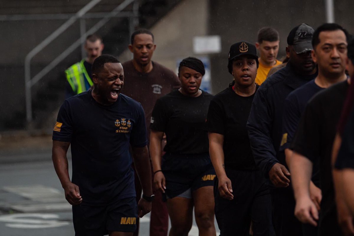 QuintronPerry's tweet photo. Navy Chief Navy Pride! https://t.co/FQmWK9bOK3