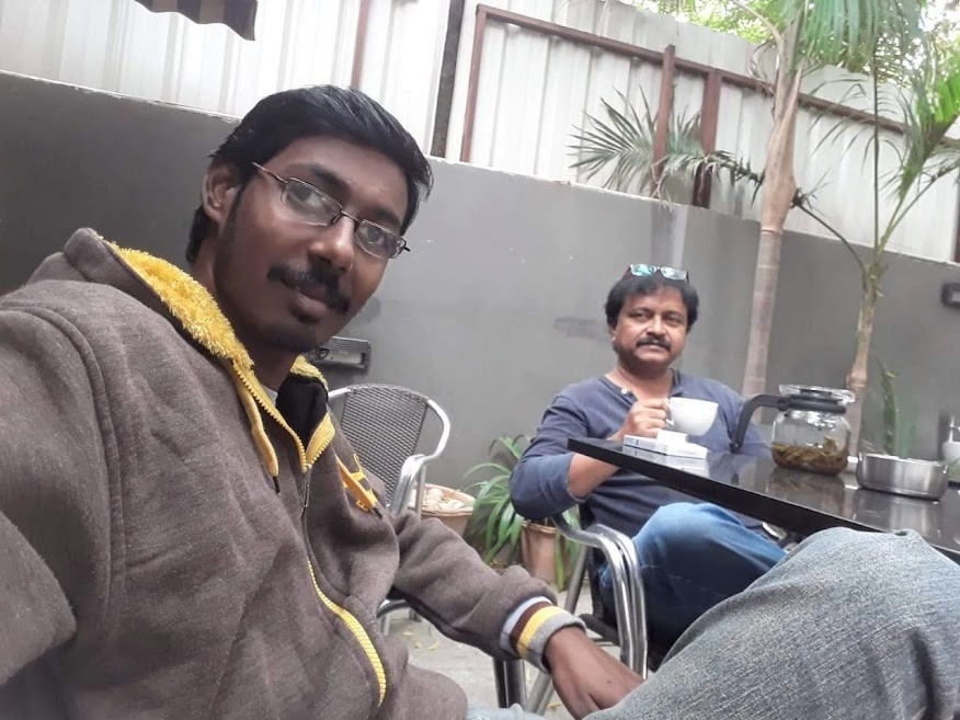 MChimmani's tweet photo. రోడ్ నంబర్ 36, "బియాండ్ కాఫీ"లో... ప్రదీప్, నేను.
#EpicSelfie #ThrowBack
#TotalCinema
@pradeep_cm https://t.co/NCEvbjksdR