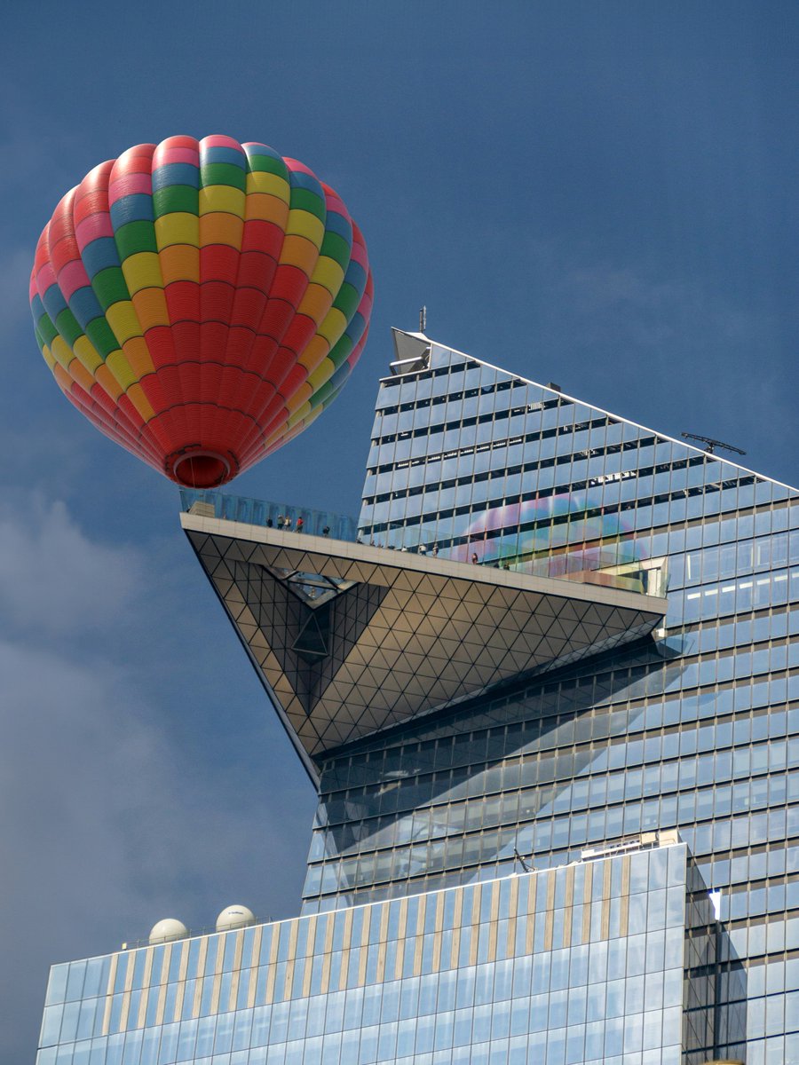 Sky Balloon comes to @_HudsonYardsNYC and @EdgeNYC this summer 🎈 Get your tickets for this summer-exclusive. 🎟 Tag a friend who’s not afraid of heights. HAPPY APRIL FOOLS' DAY!