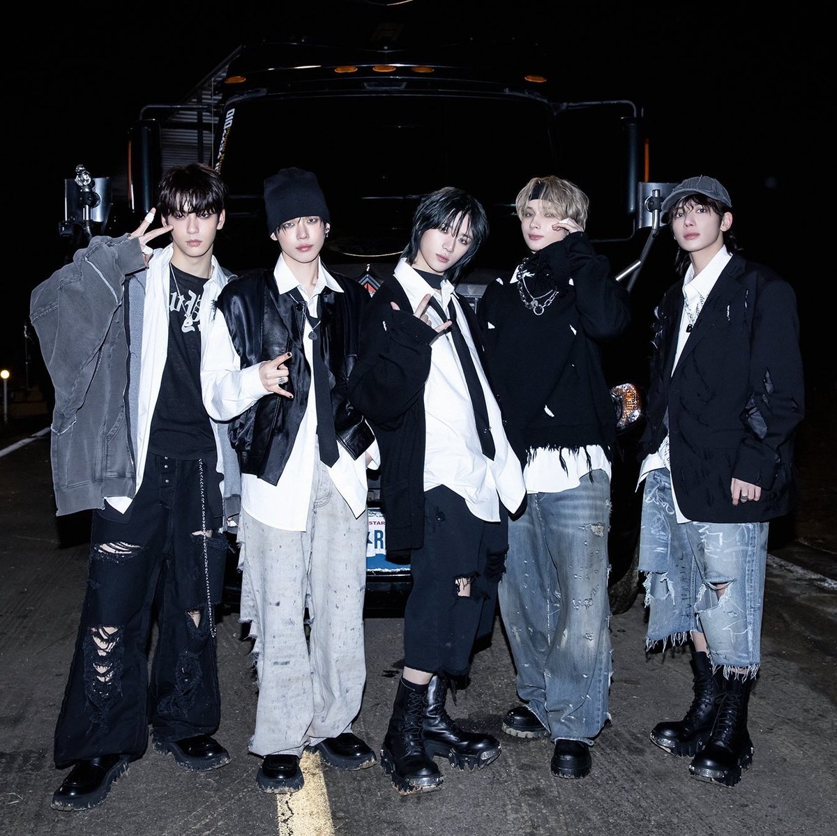 TXTChartData's tweet photo. .@TXT_members' "Deja Vu" joins "Sugar Rush Ride" as their only songs to reach #1 on MelOn Real-time (Old Chart). https://t.co/zc93v3PLBr