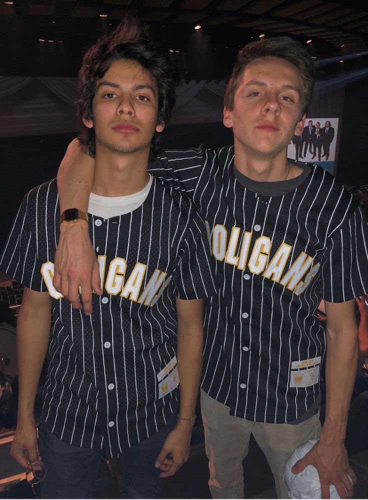 rebornbully's tweet image. It’s time for me to make an announcement. @combatsthrive and I … are dating. We’re a couple and completely in love.  He loves me and he’s mine and only mine