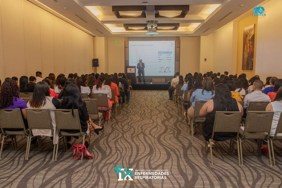 PaCediter's tweet photo. Dr. Carlos Torres, Especialista 🇨🇴, 
¿Qué hay de nuevo en la EPOC?  - Novedades en parámetros de referencia y valores de interpretación en espirometría.

https://t.co/69BGlCA2hb

#grupocediter #neumologiapanama #asma #enfermedadrespiratorias #pulmón #simposiocediter #I https://t.co/g0uLkNUEDk
