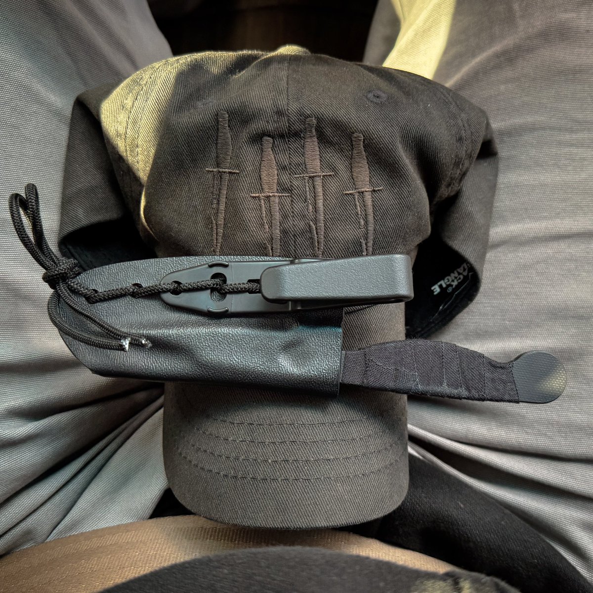 BlkTriangleGrp's tweet image. Why bother pranking people on April 1st, when you’re a complete joke every other day of the year? #IsItYou #IsItMe