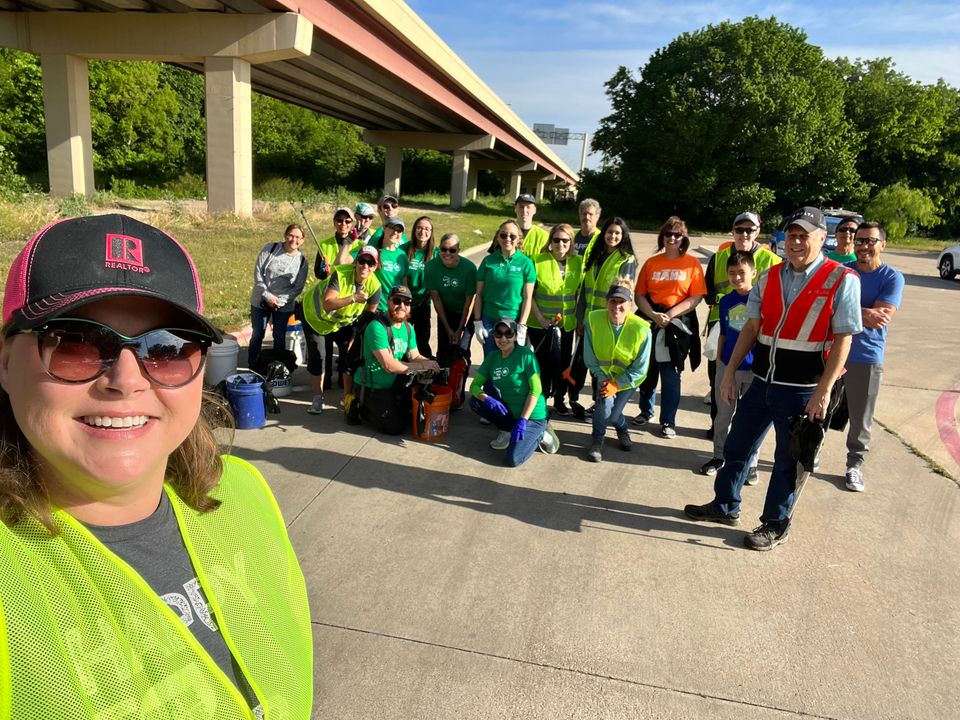🚮 Ready to make a difference? 🌏 Join our "Don't mess with Texas Trash-off." 🧤 Bring your loved ones, enjoy outdoors, + let's pick up some litter! 🌱 Don't miss the #EarthDay celebration at Botanical Gardens afterward! 🎉 

📅 Sat, April 20
🕒 8 am
🌐 KeepGrapevineBeautiful.org/TrashOff