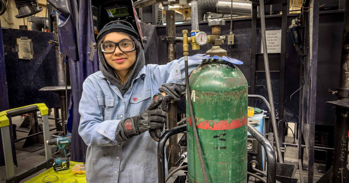 #Welding is traditionally a male-dominated field but Kei Rodriguez quickly found community among the other women enrolled in the #CNM program. “The best part of my college experience has been the friends I’ve made” she says. Read her story here: bit.ly/3IKmVen #trades