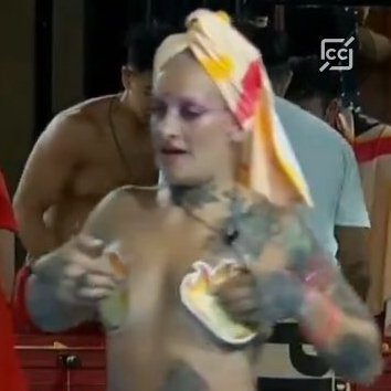 nothinglessj's tweet photo. Furia: Son todas unas calienta pija, todo el dia en tetas para que la camara las vea, Me tienen envidia!!!!

#GranHermano https://t.co/83ok0M6IyF