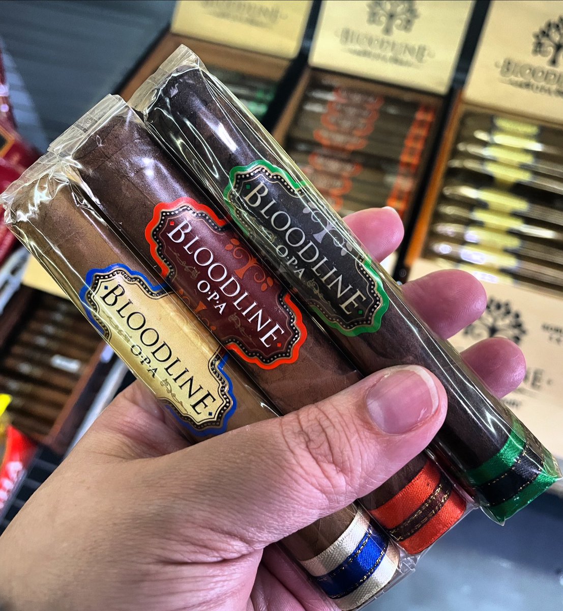 #cigartime #estebancarrerasbloodline #estebancarrerascigars #estebancarreras #cigaroftheday #elcidscigarshop #elcidscigars #elcidscigarlounge #elcidstobacco #elcids #cigars #cigarboss #cigarlounge #cigarshop #botl #sotl #cigarpassion #sophiassmokes #cigarsmoker