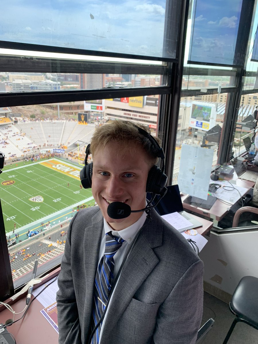 HTSportsShow's tweet photo. ⭐️Special guest spotlight ⭐️

@BlazeRadioASU Sports Director Ryan Sykora will be in house tonight to chat about his path to sports journalism and his experiences in live broadcasting! 🎙️🏈⚽️

Tune in live at 8 pm! @_sykoraryan https://t.co/RjYqnvpZA0