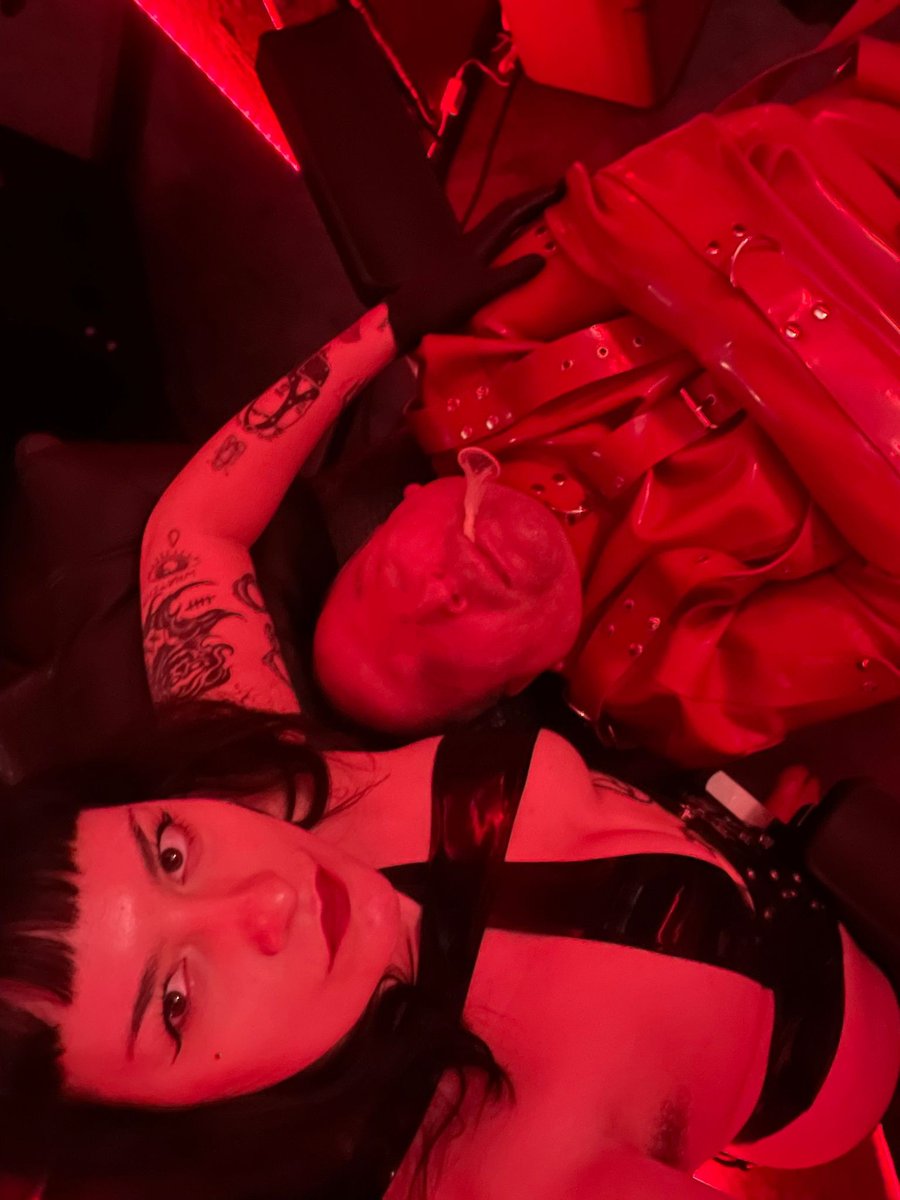 DirtySub_J's tweet photo. Filthytime at @FetischInstitut again. Happy to serve @missmayberlin as her toy and c*medumb of Bimbos... well you can imagine! Every session gets wilder and filthier. It is such a pleasure playing with her 🥰 Thank you Mistress! 🙏
#slavegoals #betaslave #straitjacket #playtime https://t.co/GtKTIZpgMR