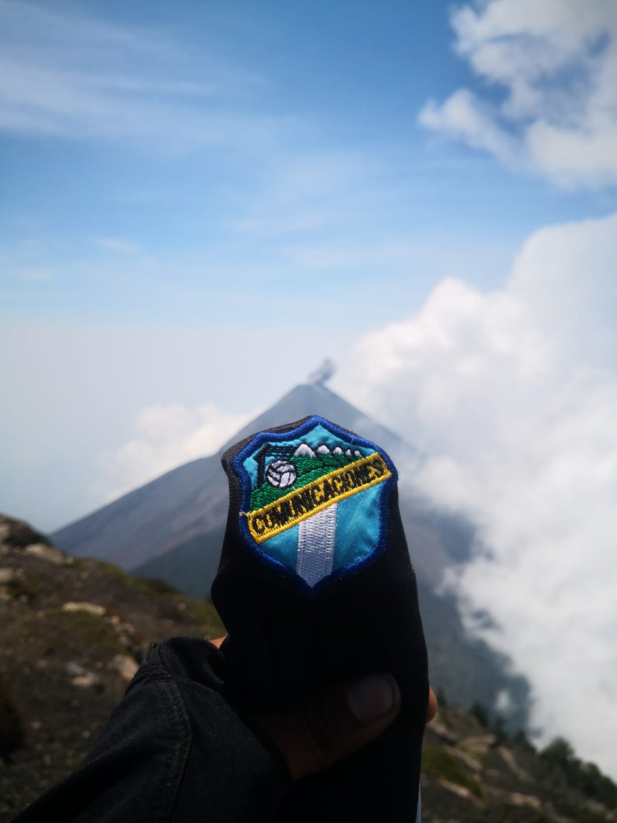 Albos_Tuiteros's tweet photo. A todas partes con la de @CremasOficial en el  #VolcanDeAcatenango el #JuevesSanto https://t.co/75FaubyAPa